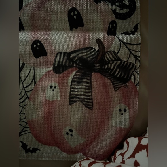 NWOT pink & black Halloween garden flag - Picture 3 of 4